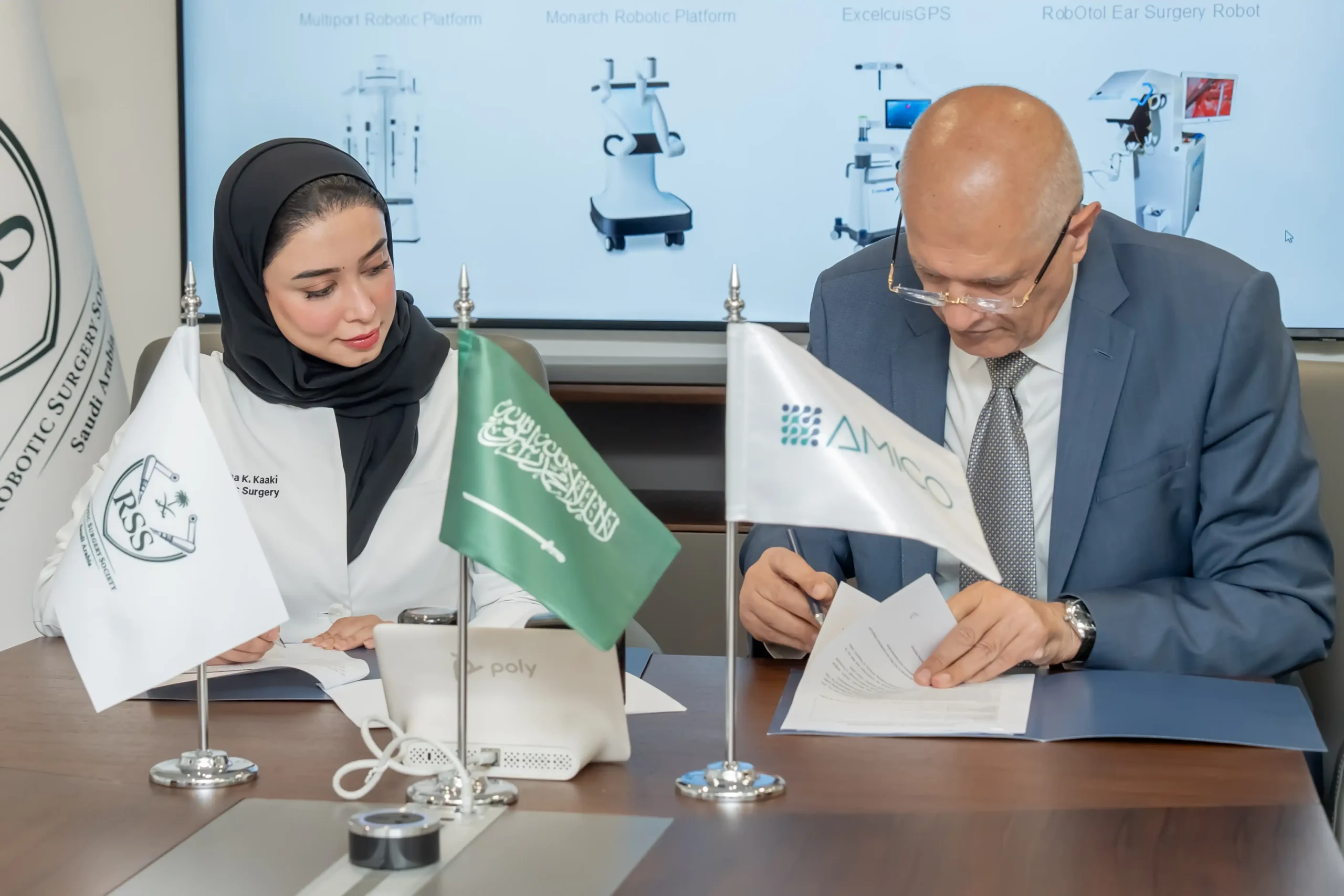 AMICO & RSS Sign Robotic Surgery Agreement